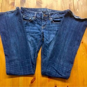 Women’s low rise jeans